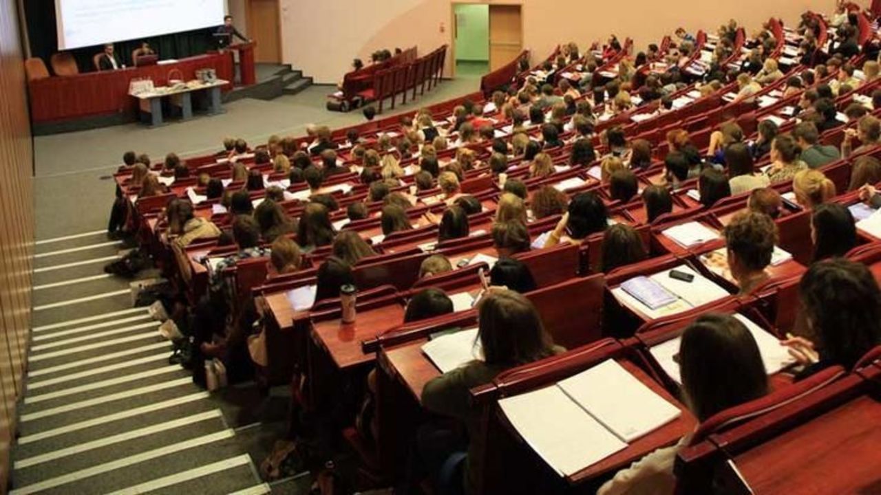 2019/07/17/universite-ogrencileri-yaz-aylarinda-kamu-kurumlarinda-calisabilecekynmirs9n9ukhrmgk49ygbqmodecropscalebothv20181002043755370metarectangle.jpg
