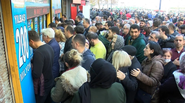 edirnenin-sansli-bufesinin-onunde-dev-kuyruklar-olustu-200-milyon-tlyi-kazanmak-istiyorlar-2.webp