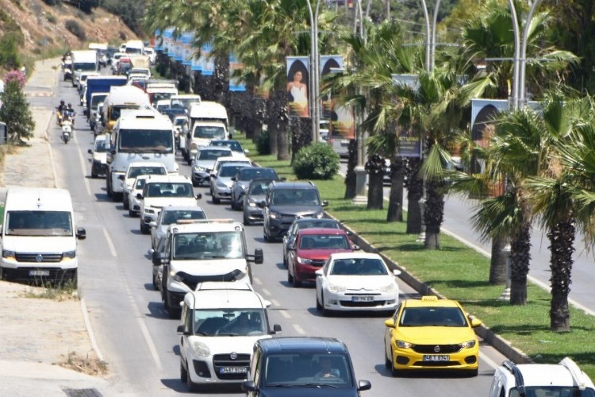48 saat içinde 35 binin üzerinde araç Bodrum'a giriş yaptı