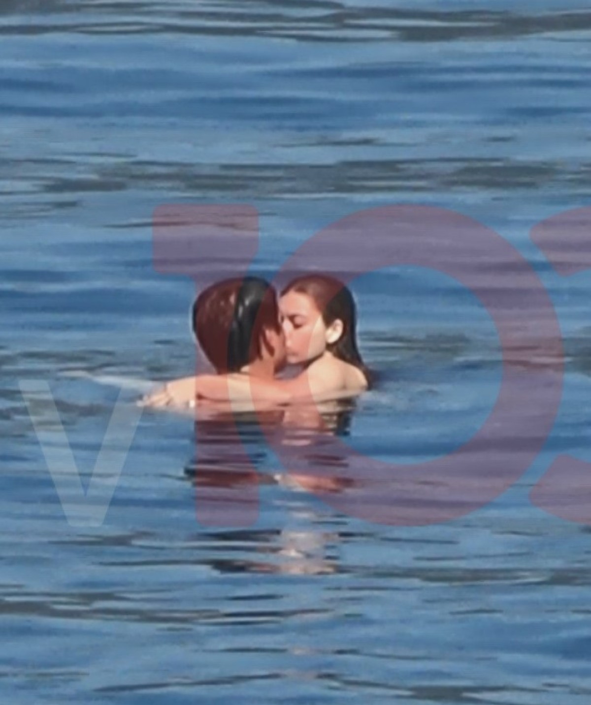 Afra ve Mert Ramazan dudak dudağa görüntülendi