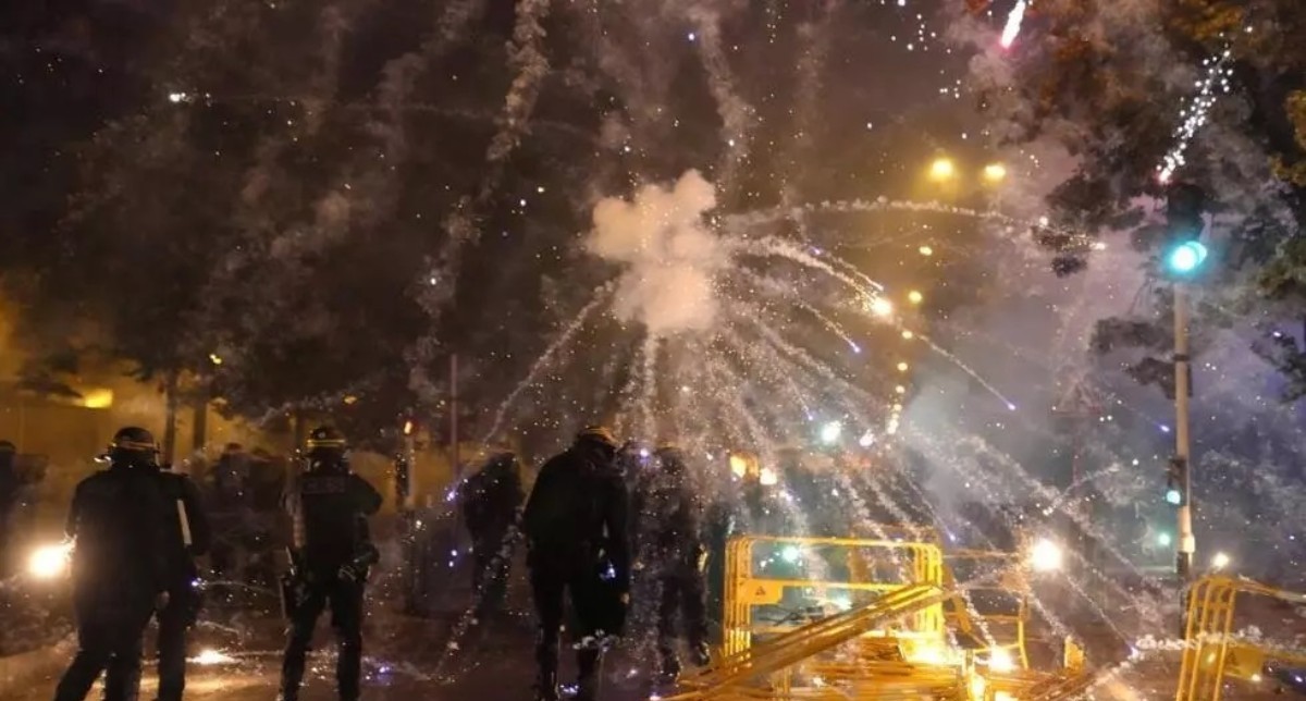 Macron, protestoları yatıştırmak için GIGN komandolarını sahaya indiriyor