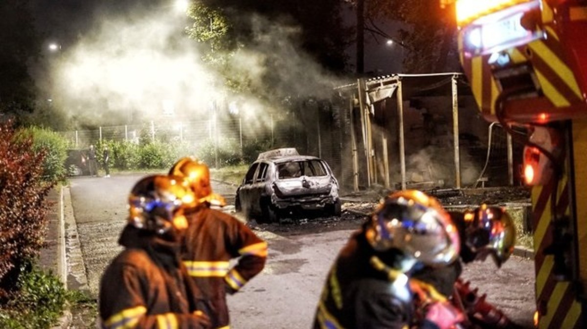 Fransa'daki protestolarda polis kurşunuyla bir ölüm daha