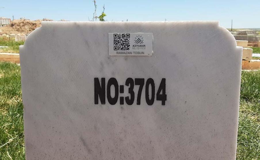 adiyaman-karekod-mezar-tasi.jpg